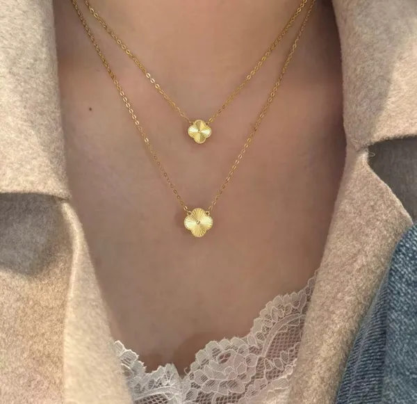 Golden_Stainless_Steel_And_Hypoallergenic_Coating_Jewelry_Set_For_Women